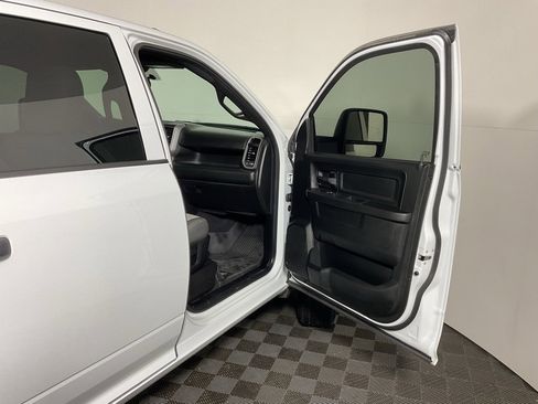 Used 2024 RAM 3500 Tradesman w/ Chrome Appearance Group image 31