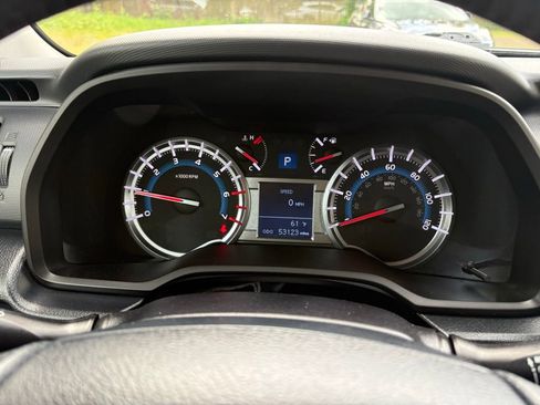 Used 2018 Toyota 4Runner SR5 AWD/4WD image 20