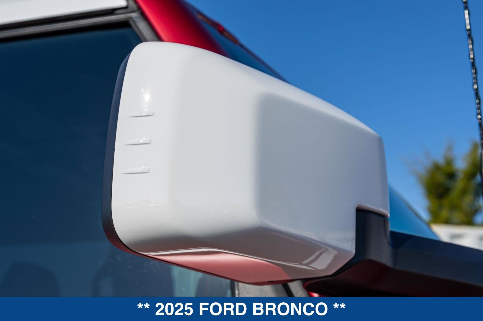 Used 2025 Ford Bronco Heritage Edition AWD/4WD image 12