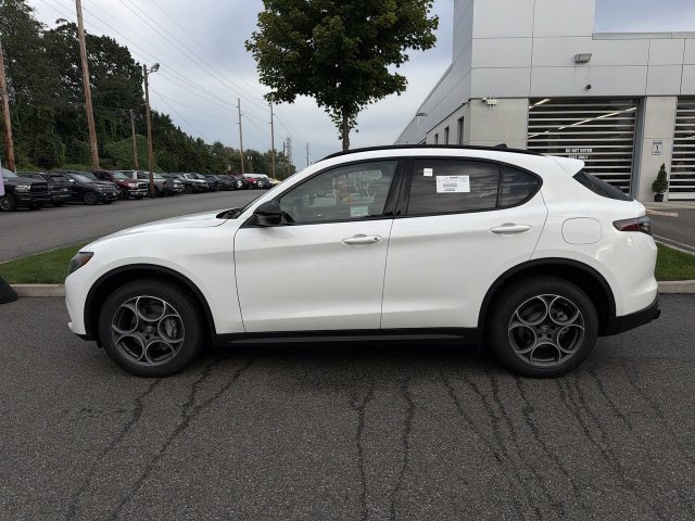 New 2026 Alfa Romeo Stelvio Sprint w/ Convenience Package AWD/4WD image 5