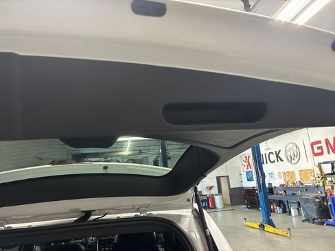 Used 2018 Dodge Grand Caravan SXT w/ Blacktop Package FWD image 14