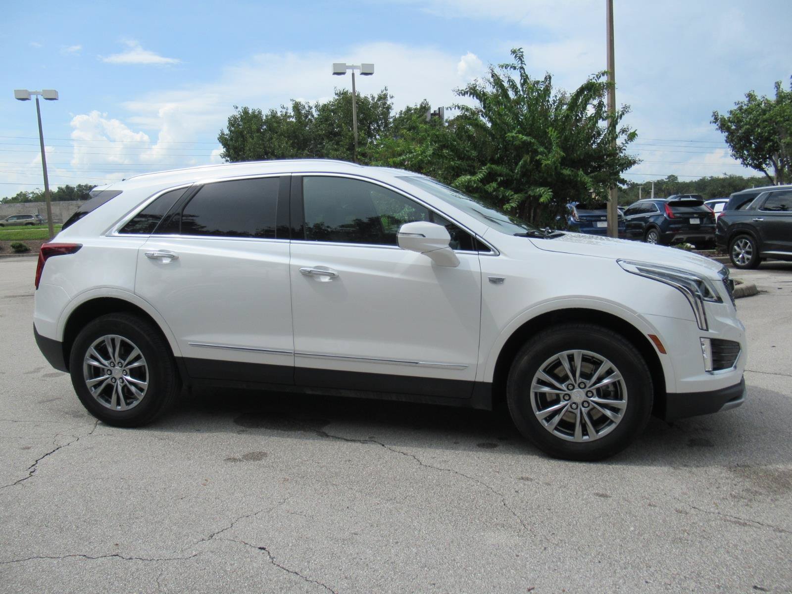 Used 2023 Cadillac XT5 Premium Luxury FWD image 2