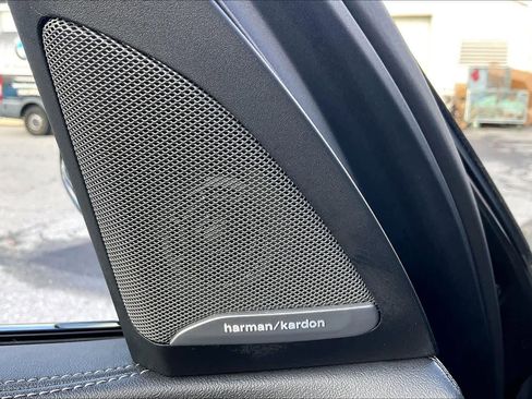 Used 2025 BMW X7 M60i image 38