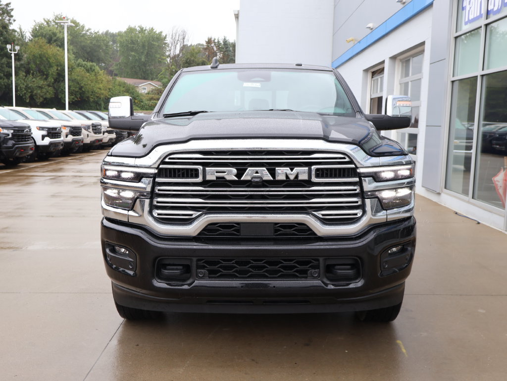 Used 2025 RAM 2500 Laramie AWD/4WD image 5