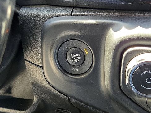 Used 2020 Jeep Wrangler Unlimited Sport AWD/4WD image 30
