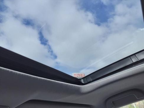 Used 2016 Honda Pilot Touring image 18