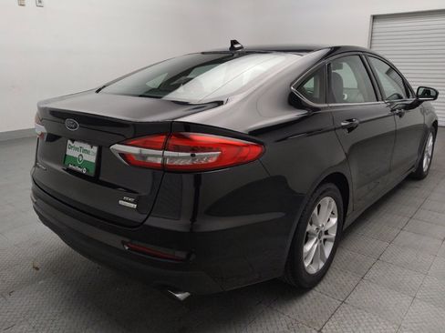 Used 2020 Ford Fusion SE FWD image 9