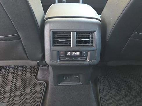 Used 2022 Volkswagen Atlas SE w/ Black Wheel Package AWD/4WD image 31