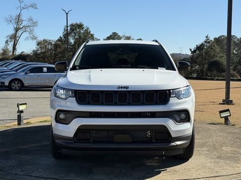New 2026 Jeep Compass Latitude image 2