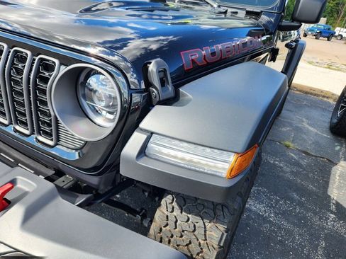 New 2025 Jeep Wrangler Unlimited Rubicon image 23