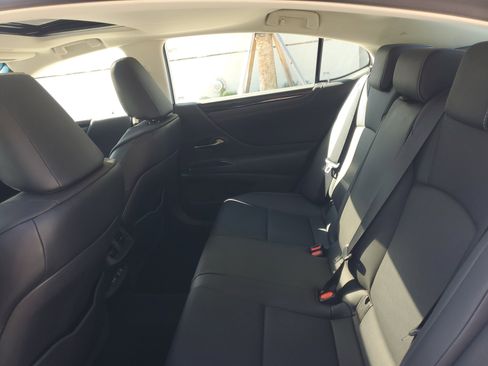 Used 2021 Lexus ES 350 w/ Premium Package image 11