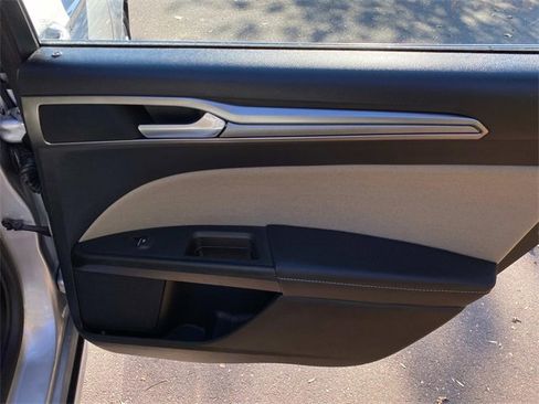 Used 2018 Ford Fusion S image 32