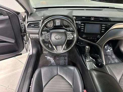 Used 2018 Toyota Camry SE FWD image 15