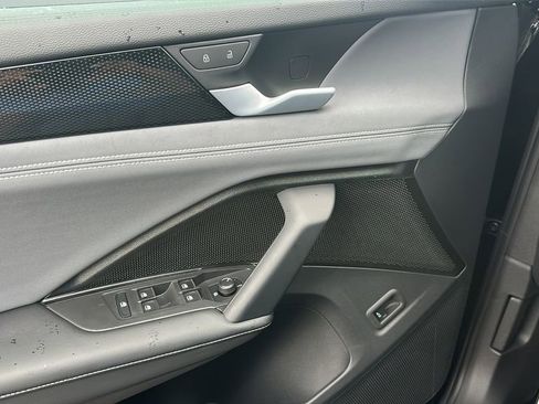 New 2026 Volkswagen Tiguan SE R-Line FWD image 19