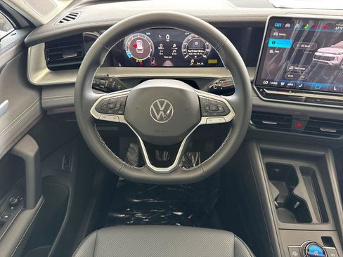 New 2026 Volkswagen Tiguan SE image 13