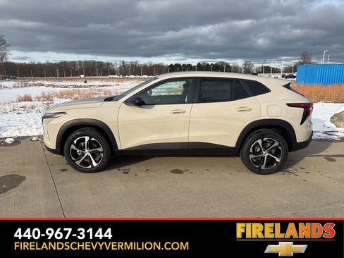 New 2026 Chevrolet Trax RS w/ Driver Confidence Package image 6