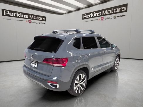 Used 2023 Volkswagen Taos SE FWD image 5
