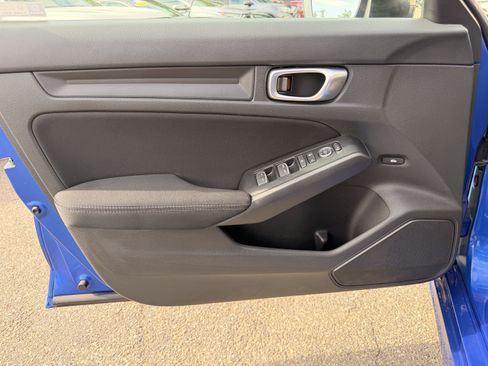 Used 2023 Honda Civic Sport image 9