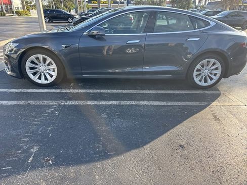 Used 2016 Tesla Model S 90D image 9