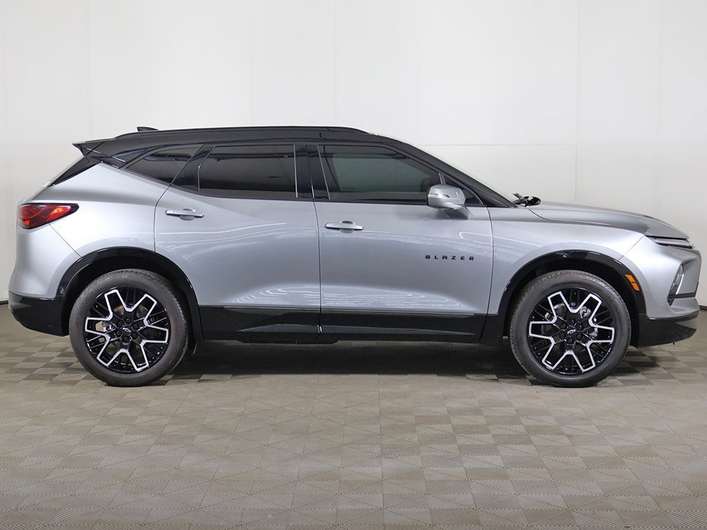 Used 2024 Chevrolet Blazer RS w/ Driver Confidence II Package FWD image 22