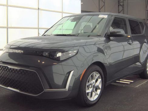Certified 2025 Kia Soul LX w/ LX Technology Package FWD image 1