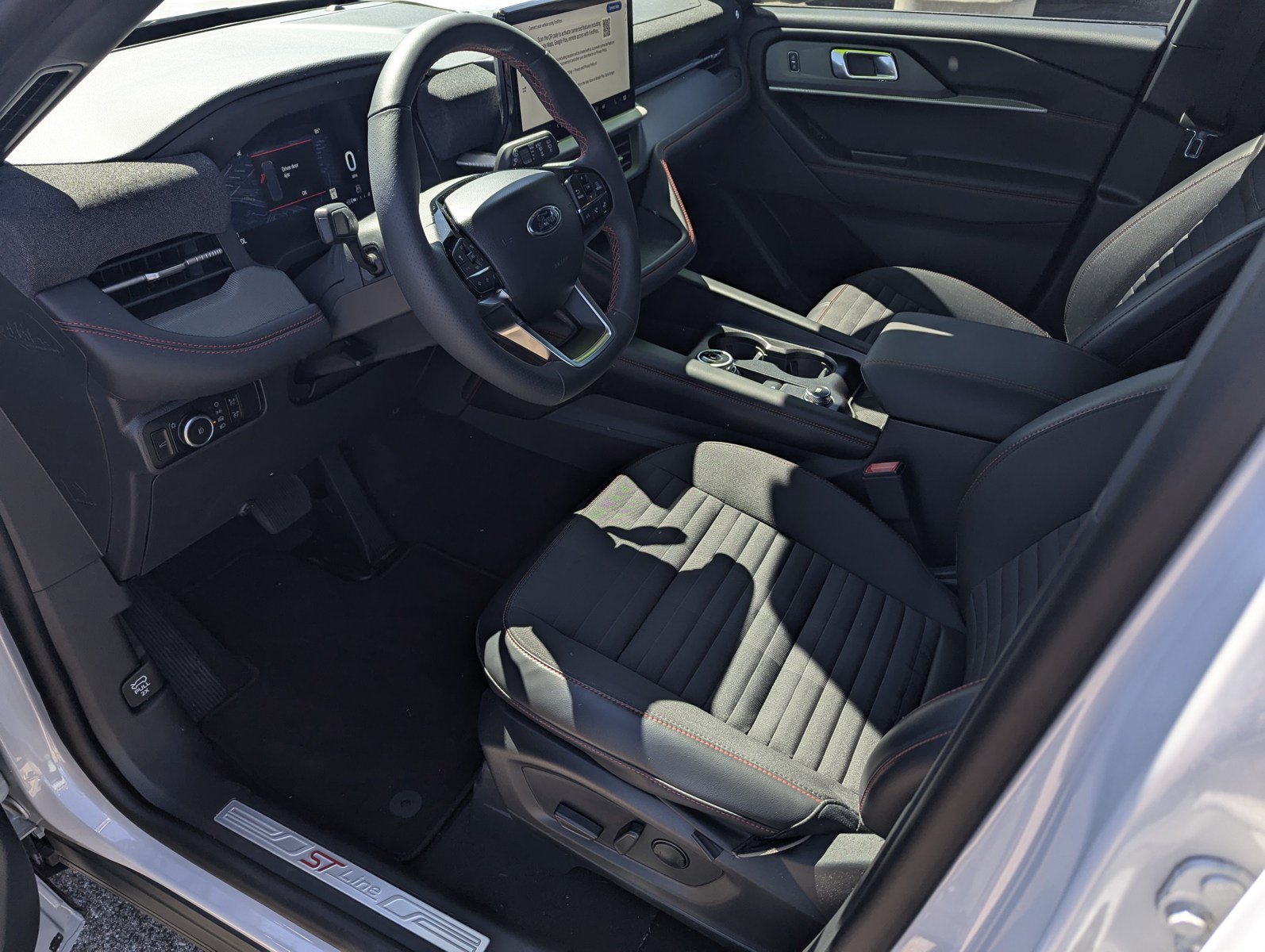 New 2026 Ford Explorer ST-Line w/ ST-Line Street Pack AWD/4WD image 9