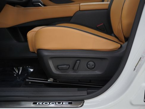 Used 2023 Nissan Rogue Platinum w/ Platinum Premium Package image 24