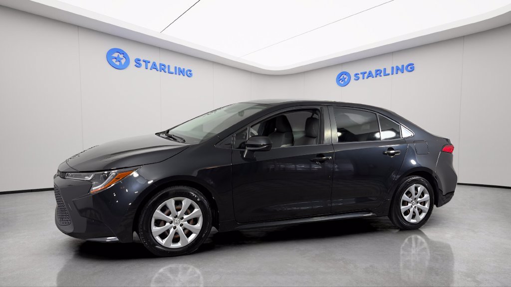 Used 2021 Toyota Corolla LE FWD image 2