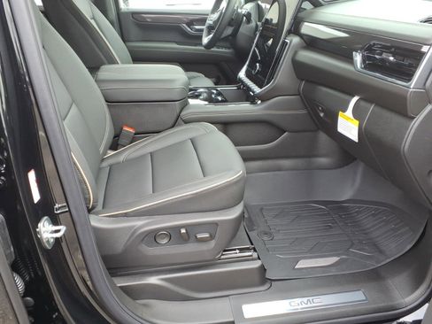 New 2026 GMC Yukon XL Elevation w/ Elevation Premium Package image 9