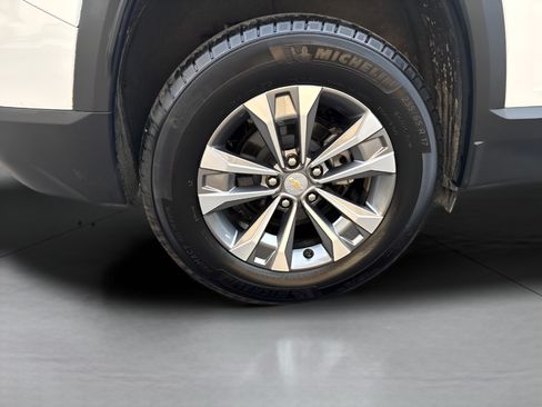 Used 2026 Chevrolet Equinox LT AWD/4WD image 15