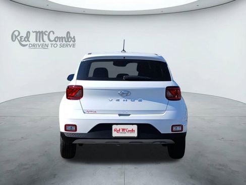 New 2025 Hyundai Venue SE image 4