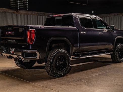 Used 2022 GMC Sierra 1500 SLT w/ SLT Premium Plus Package AWD/4WD image 10