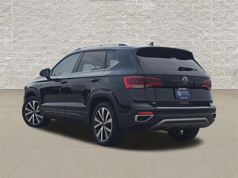 Used 2022 Volkswagen Taos SE FWD image 5