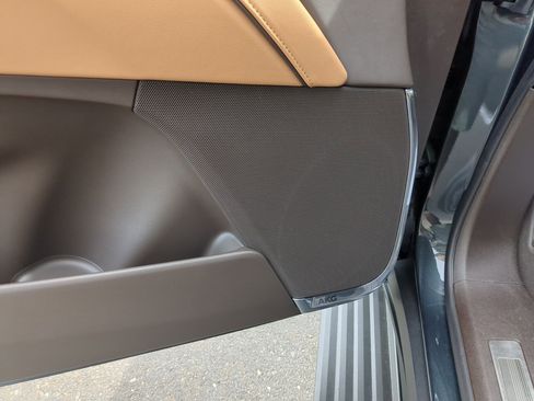 Certified 2022 Cadillac Escalade Premium Luxury w/ Performance Package image 23