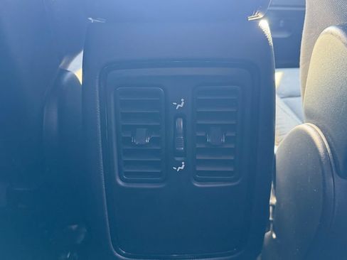 Used 2025 Dodge Durango GT RWD image 29
