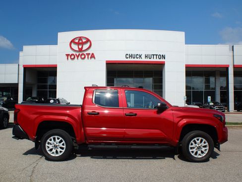 Used 2024 Toyota Tacoma SR AWD/4WD image 1