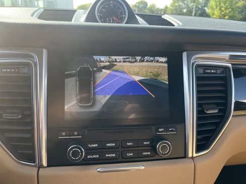 Used 2017 Porsche Macan S image 34