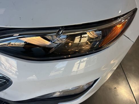 New 2025 Chevrolet Malibu LT image 2