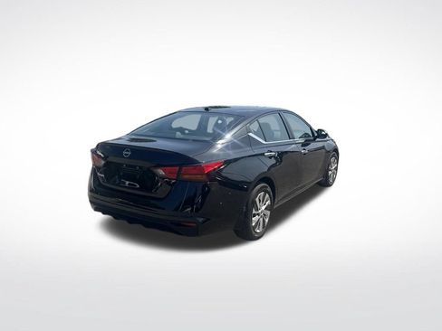 Certified 2025 Nissan Altima 2.5 S FWD image 3