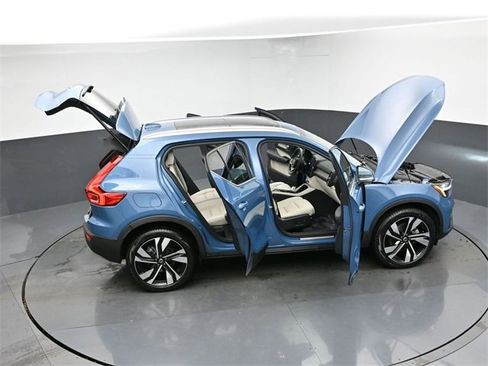 Used 2023 Volvo XC40 B5 Ultimate w/ Protection Package Premier image 54