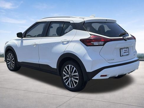 Certified 2023 Nissan Kicks SV FWD image 2