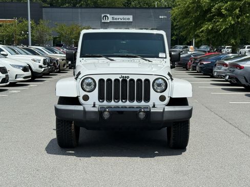 Used 2017 Jeep Wrangler Unlimited Sahara AWD/4WD image 8