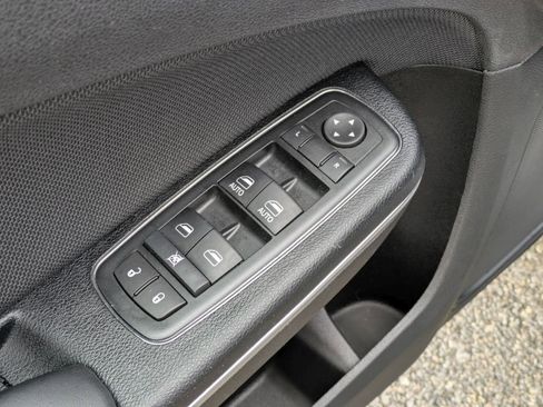 Used 2016 Dodge Charger SE w/ Power Sunroof Group image 10