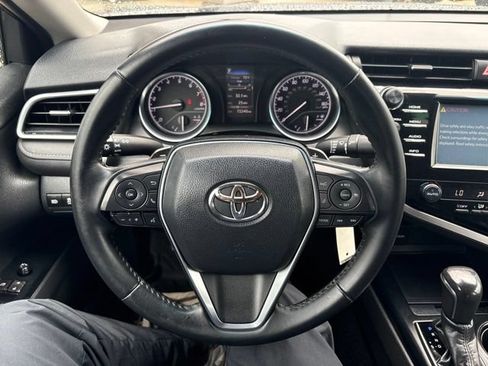 Used 2018 Toyota Camry SE FWD image 14