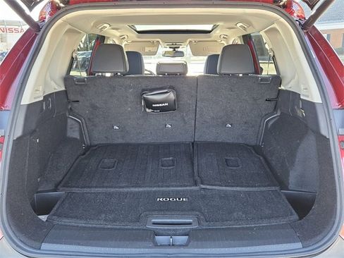 Used 2021 Nissan Rogue SL w/ Premium Package image 12