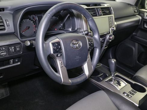 Used 2022 Toyota 4Runner SR5 Premium image 25