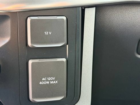 Used 2023 Ford F150 Lariat AWD/4WD image 40