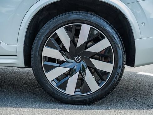Certified 2023 Volvo XC90 T8 Ultimate AWD/4WD image 18