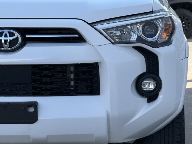 Used 2023 Toyota 4Runner SR5 AWD/4WD image 7