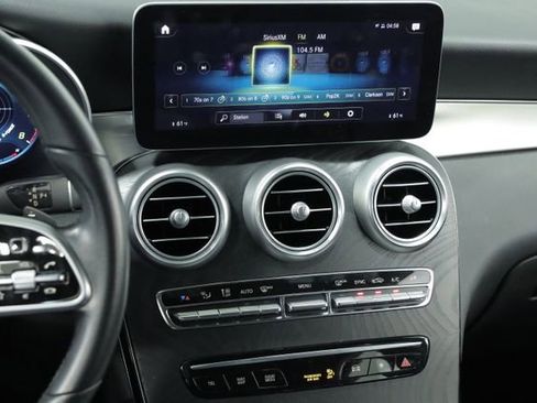 Used 2022 Mercedes-Benz GLC 300 4MATIC w/ Premium Package Lite image 16